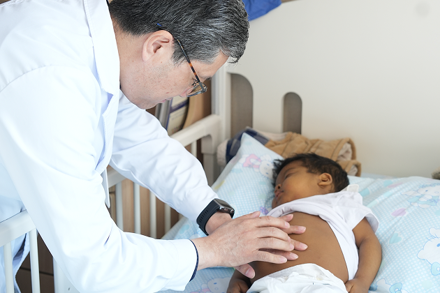 Nieco with his family before surgery