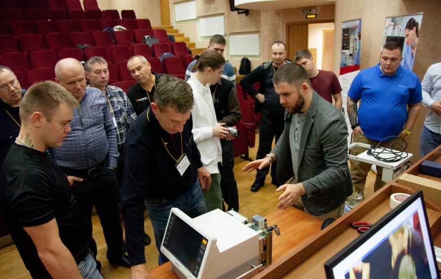 Treinamento em Conjunto com Universidades，，，Novo capítulo para a Engenharia Médica Russa